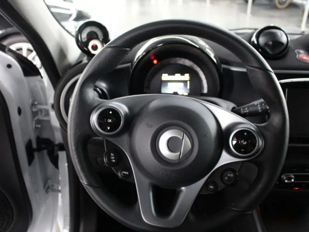 Smart EQ forfour