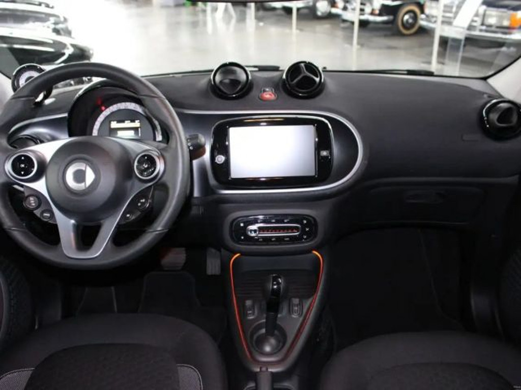 Smart EQ forfour