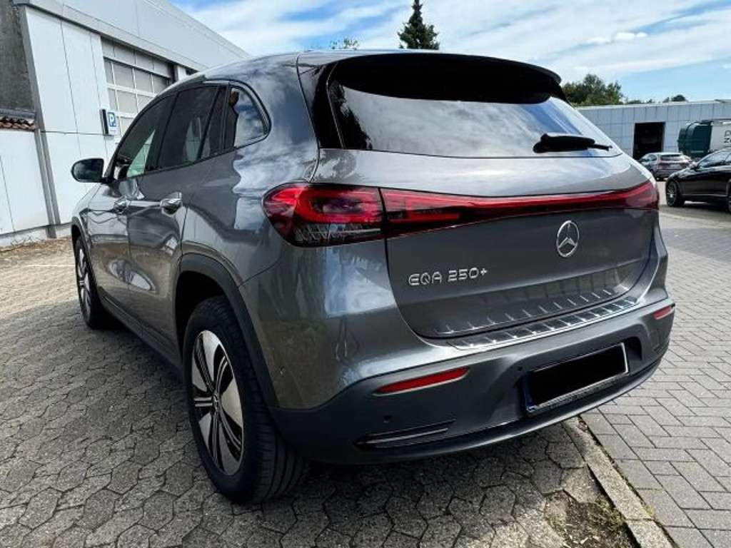 Mercedes-Benz EQA