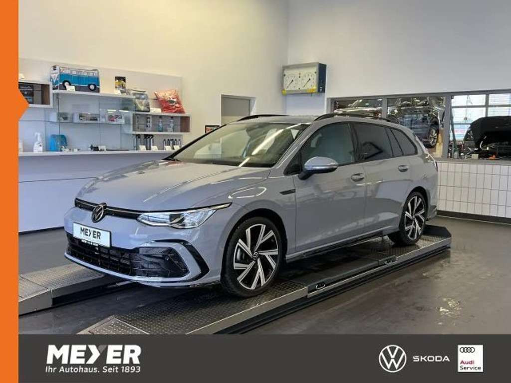 Volkswagen Golf 2023 Benzine