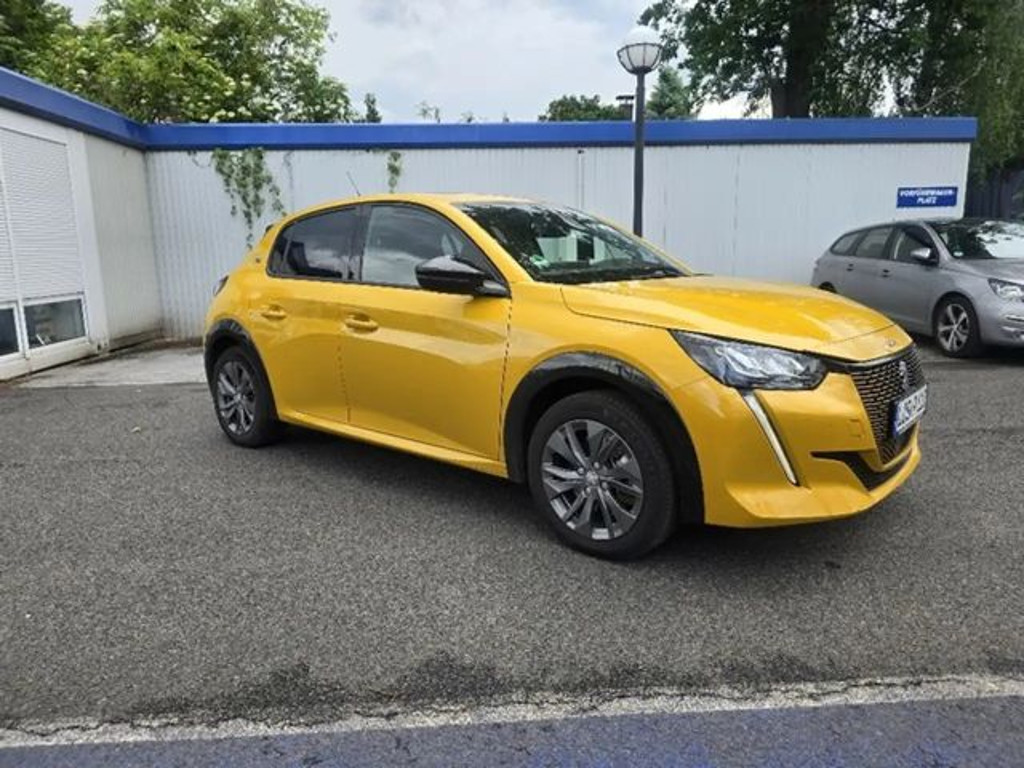 Peugeot e-208