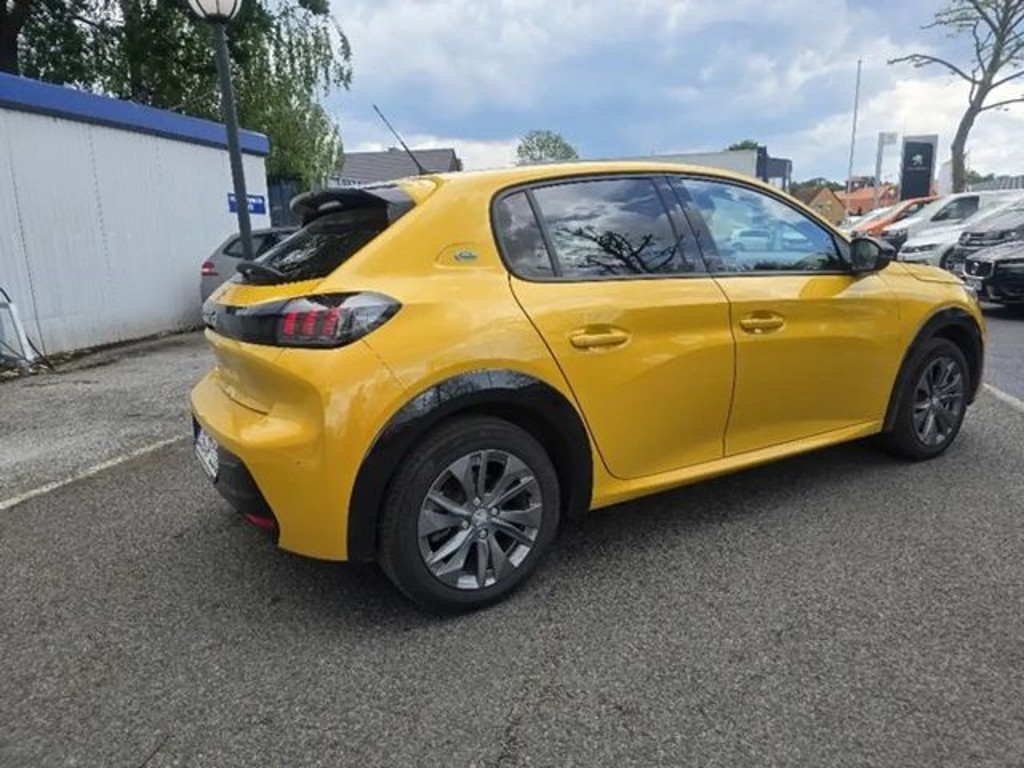 Peugeot e-208