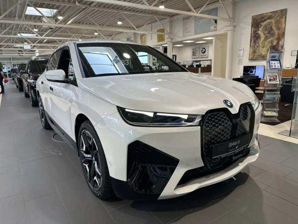 BMW iX