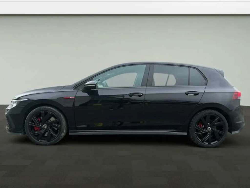 Volkswagen Golf 2023 Benzine