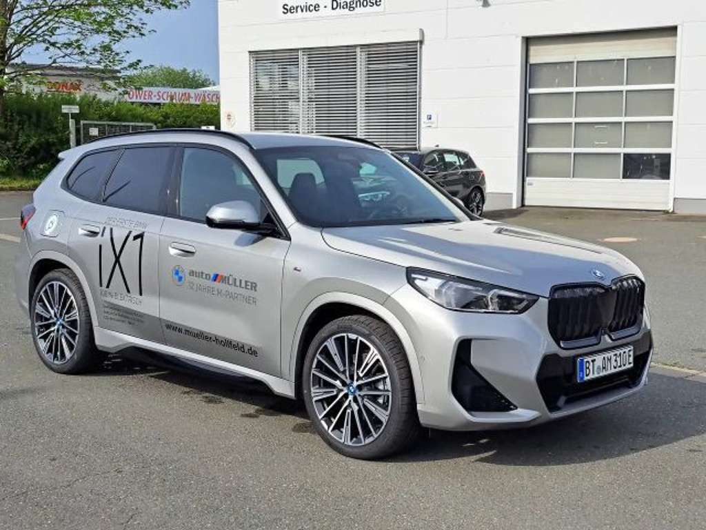 BMW iX1