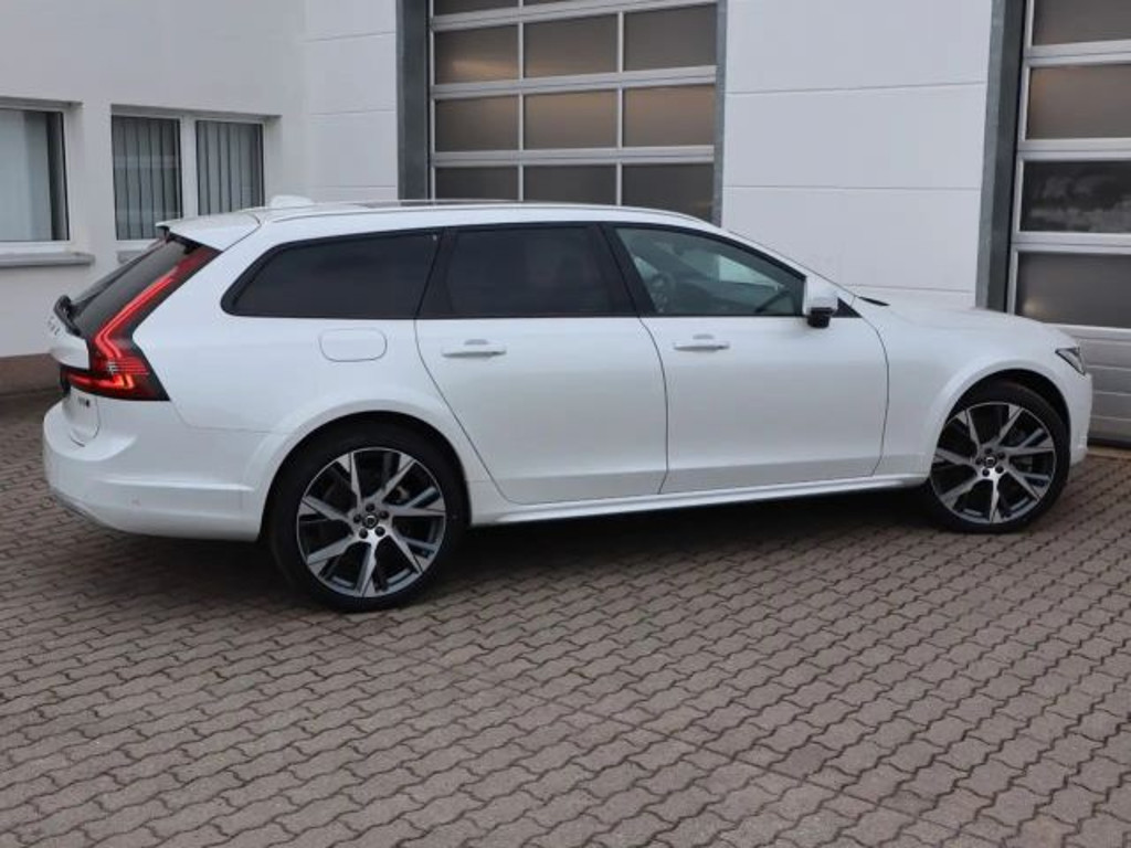 Volvo V90 Cross Country