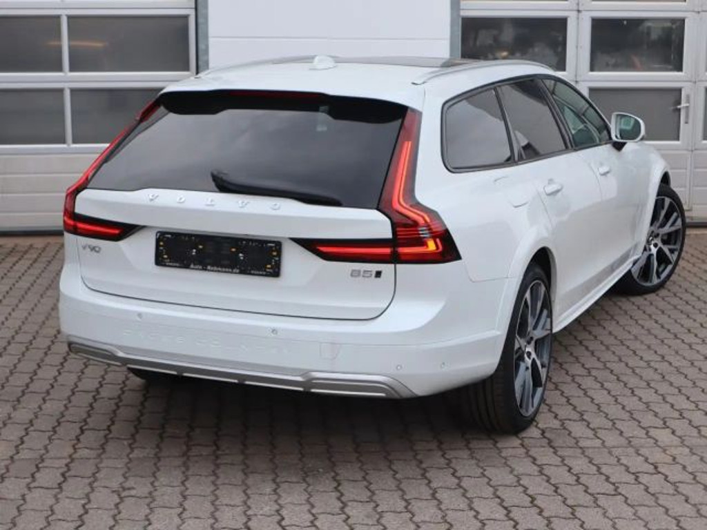 Volvo V90 Cross Country