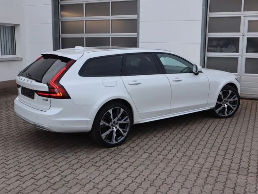 Volvo V90 Cross Country