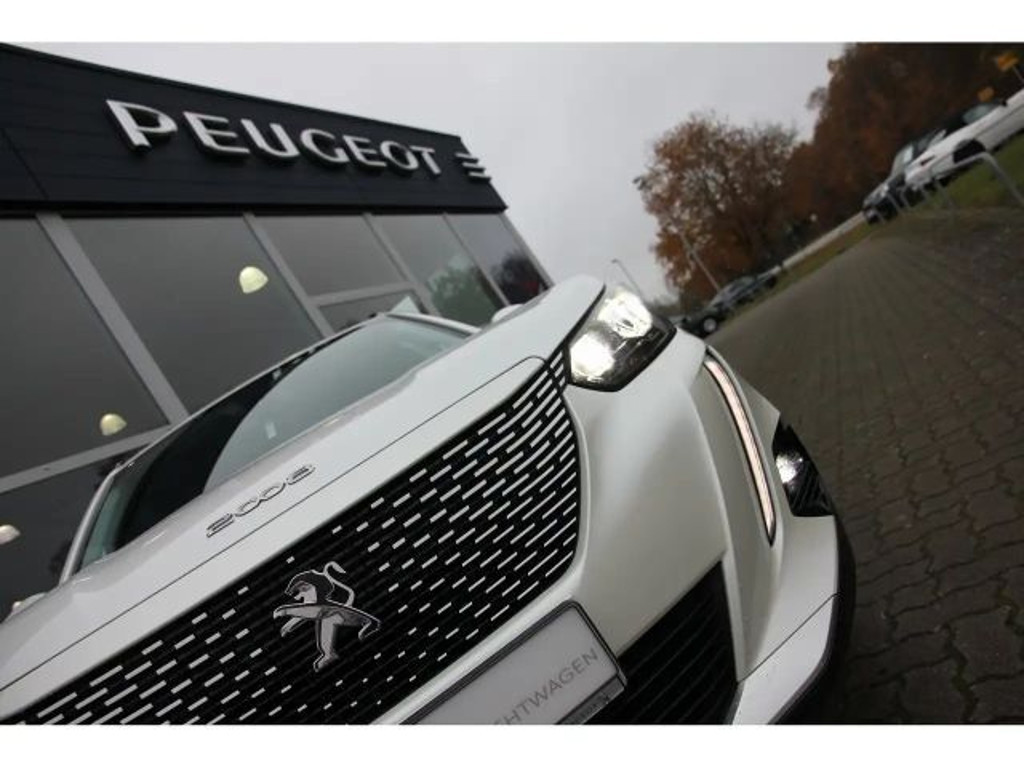 Peugeot e-2008
