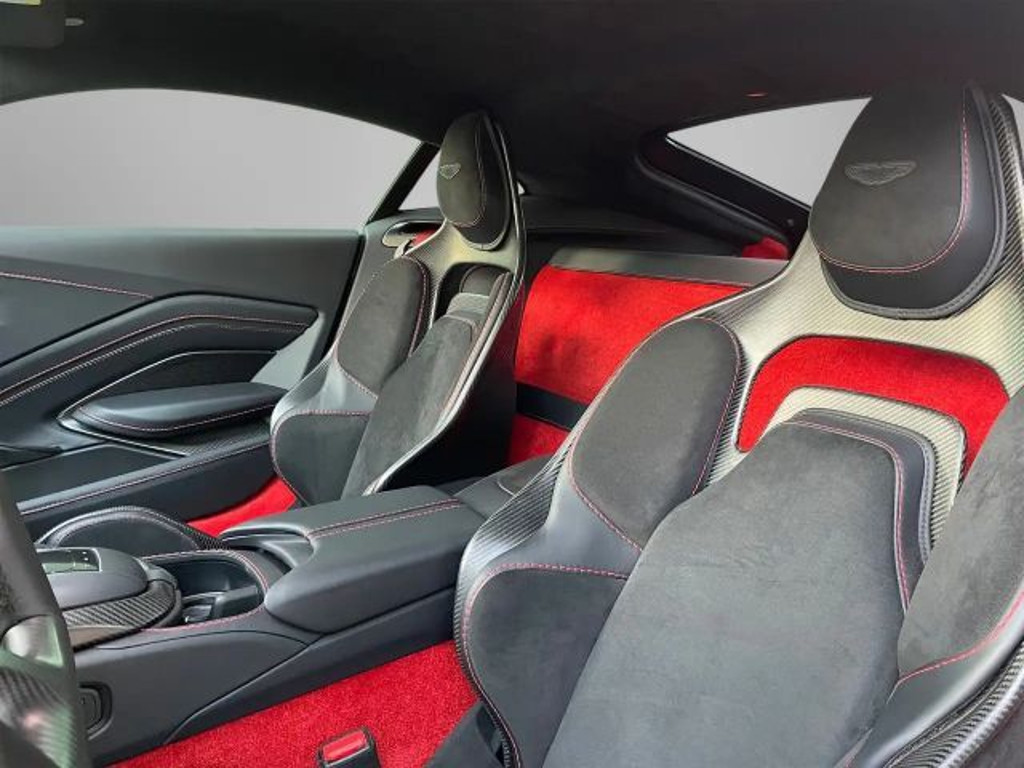 Aston Martin Vantage