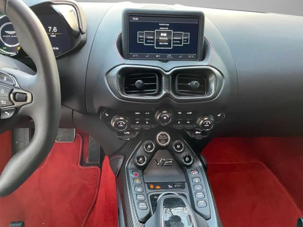 Aston Martin Vantage