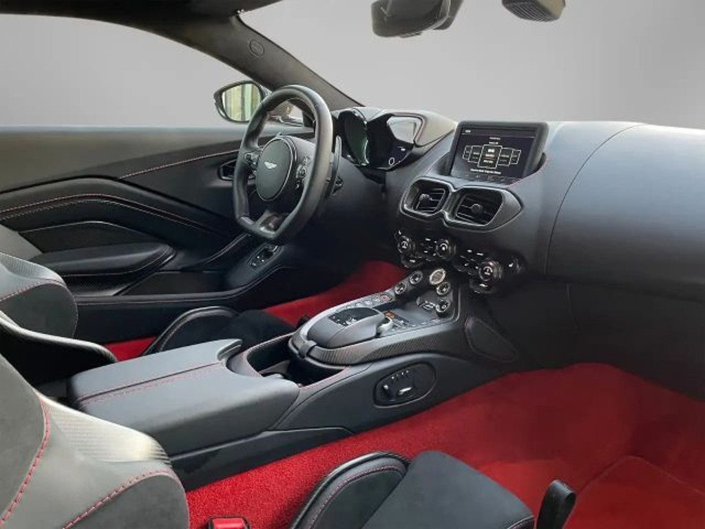 Aston Martin Vantage