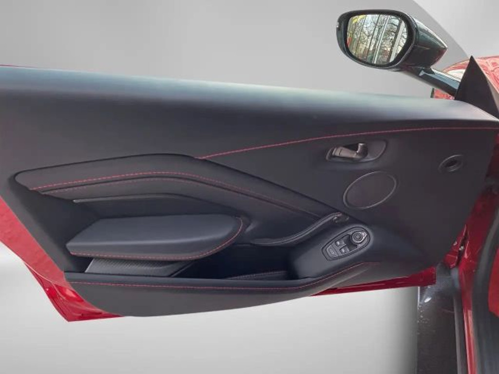 Aston Martin Vantage