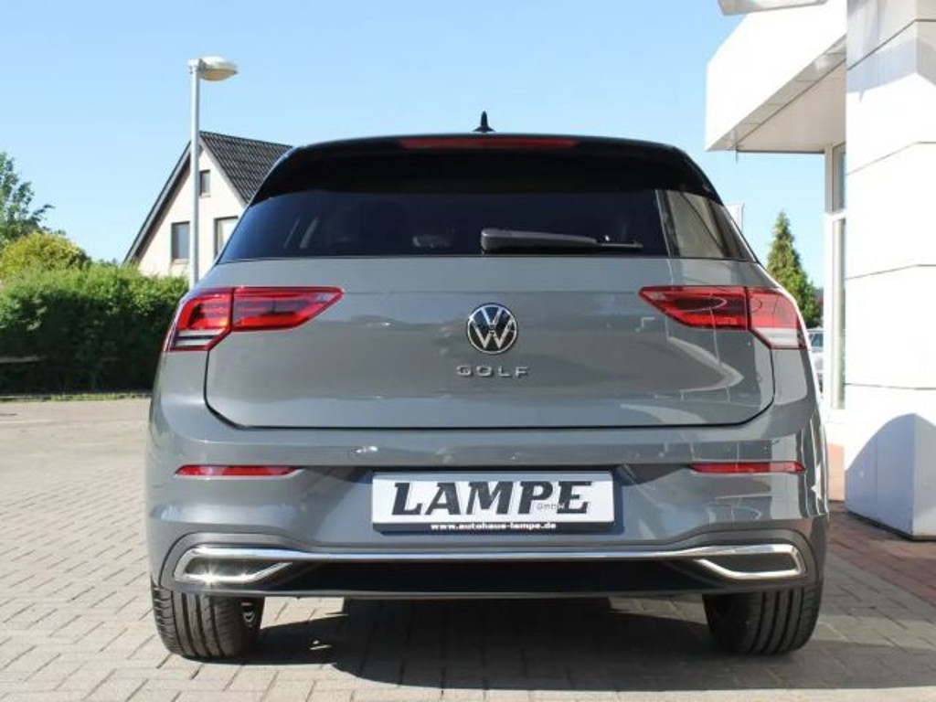 Volkswagen Golf 2023 Benzine