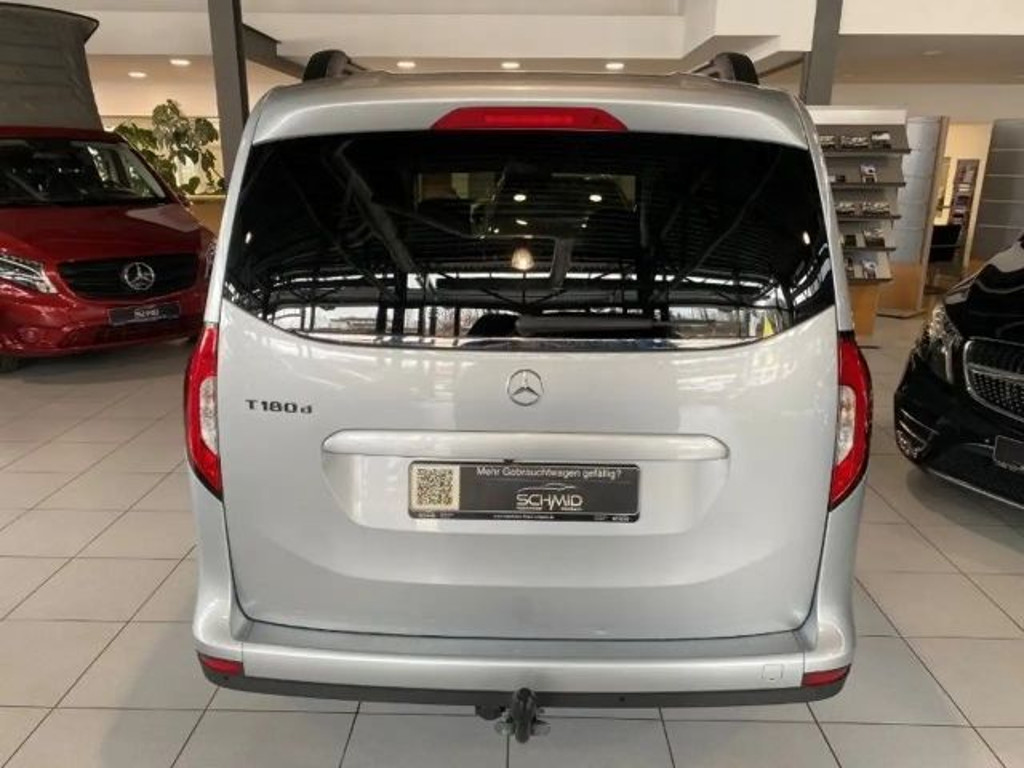 Mercedes-Benz T 180