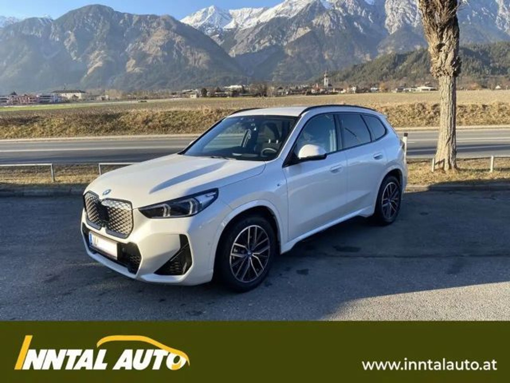 BMW iX1