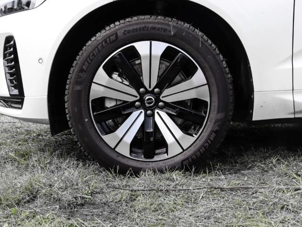 Volvo XC60 2023 Hybride Benzine