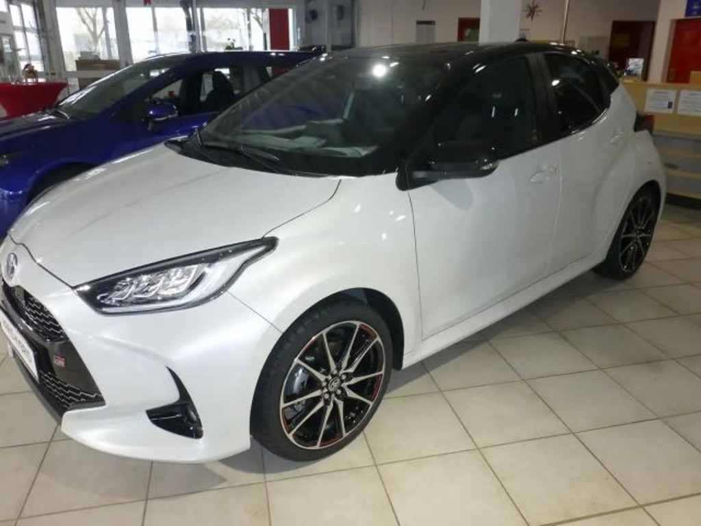 Toyota Yaris 2024 Benzine