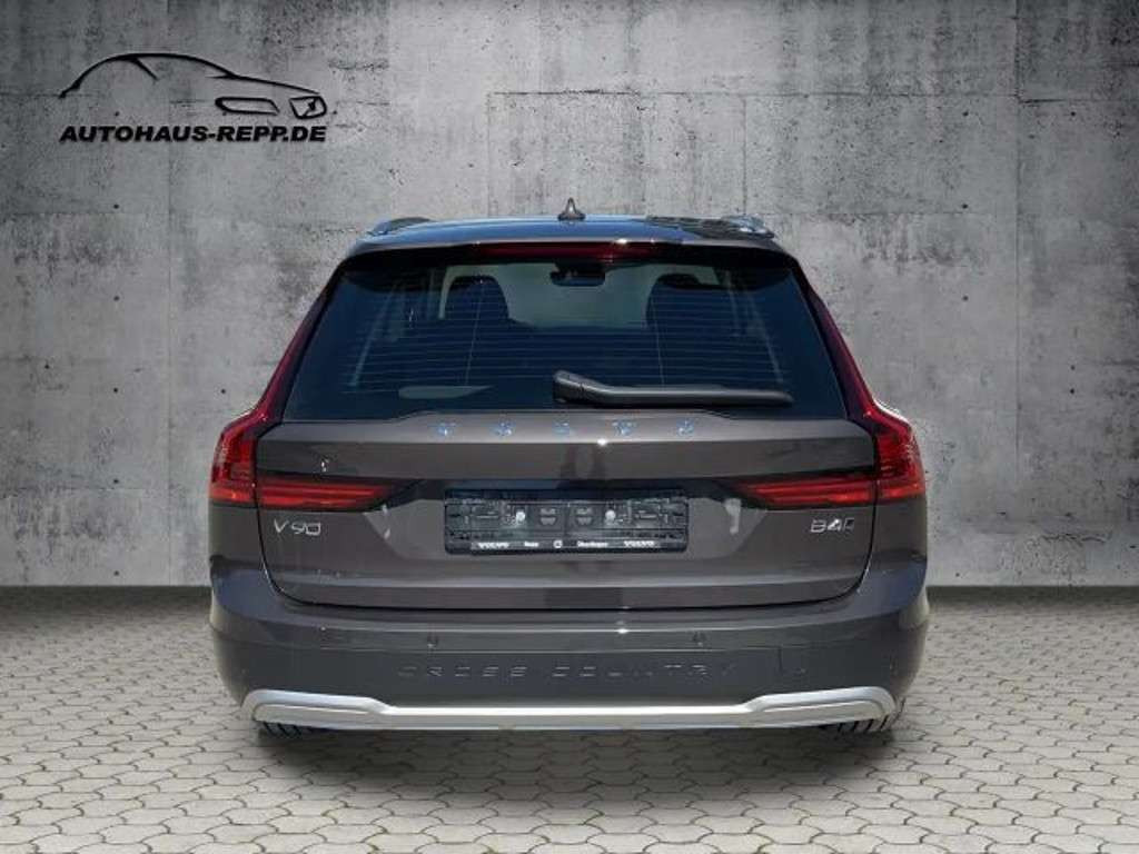 Volvo V90 Cross Country