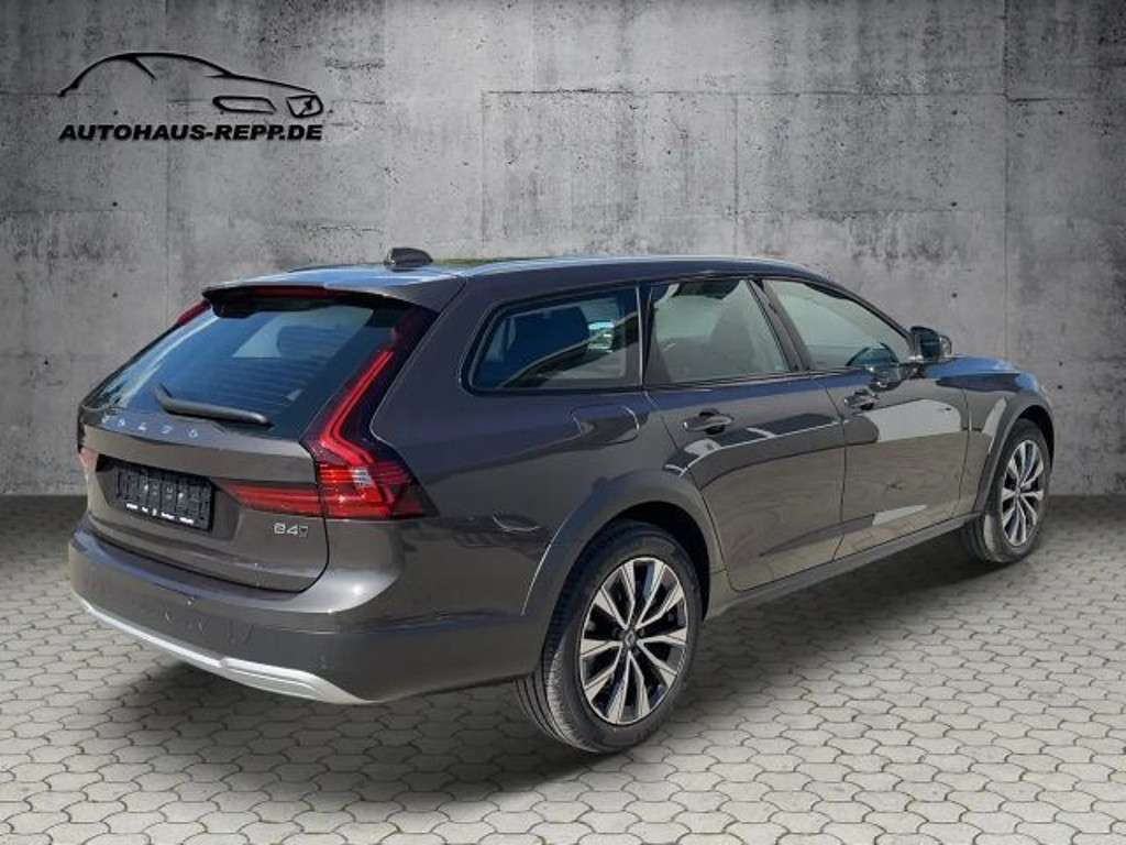 Volvo V90 Cross Country