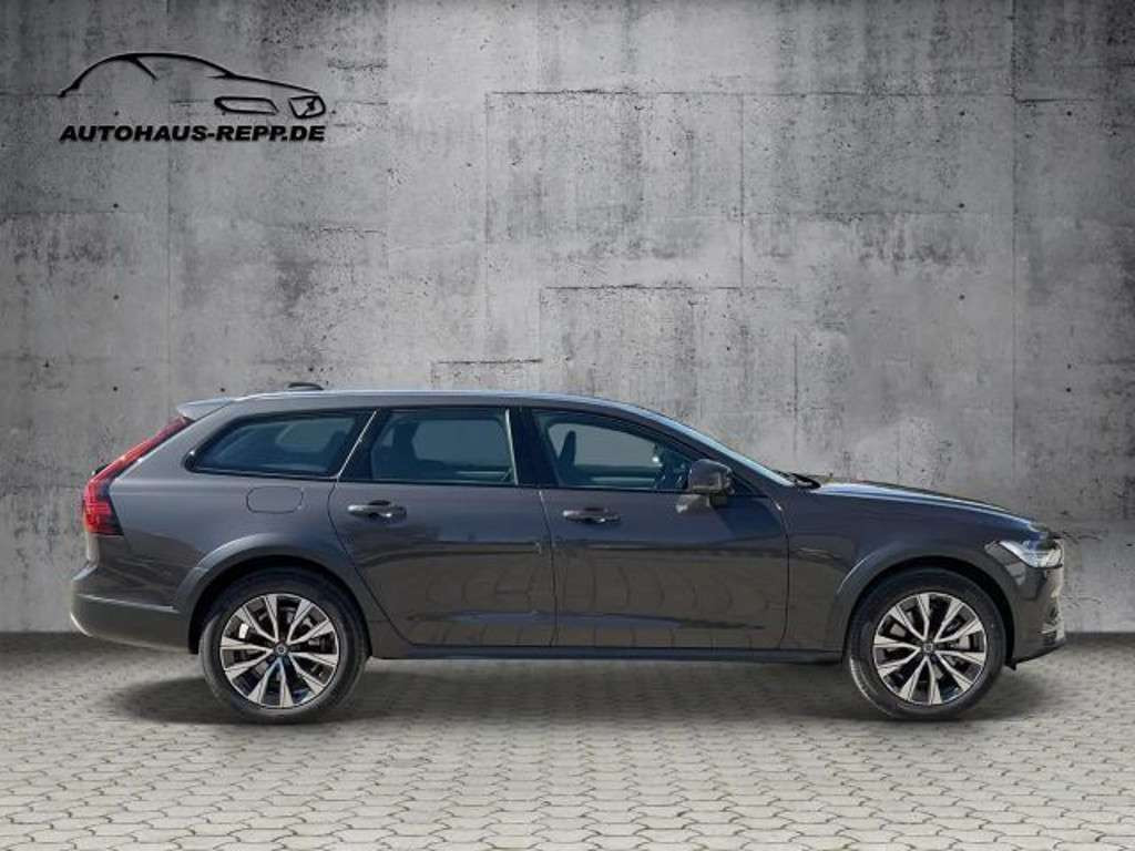 Volvo V90 Cross Country