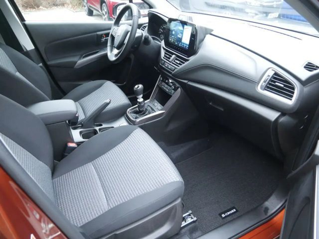 Suzuki S-Cross