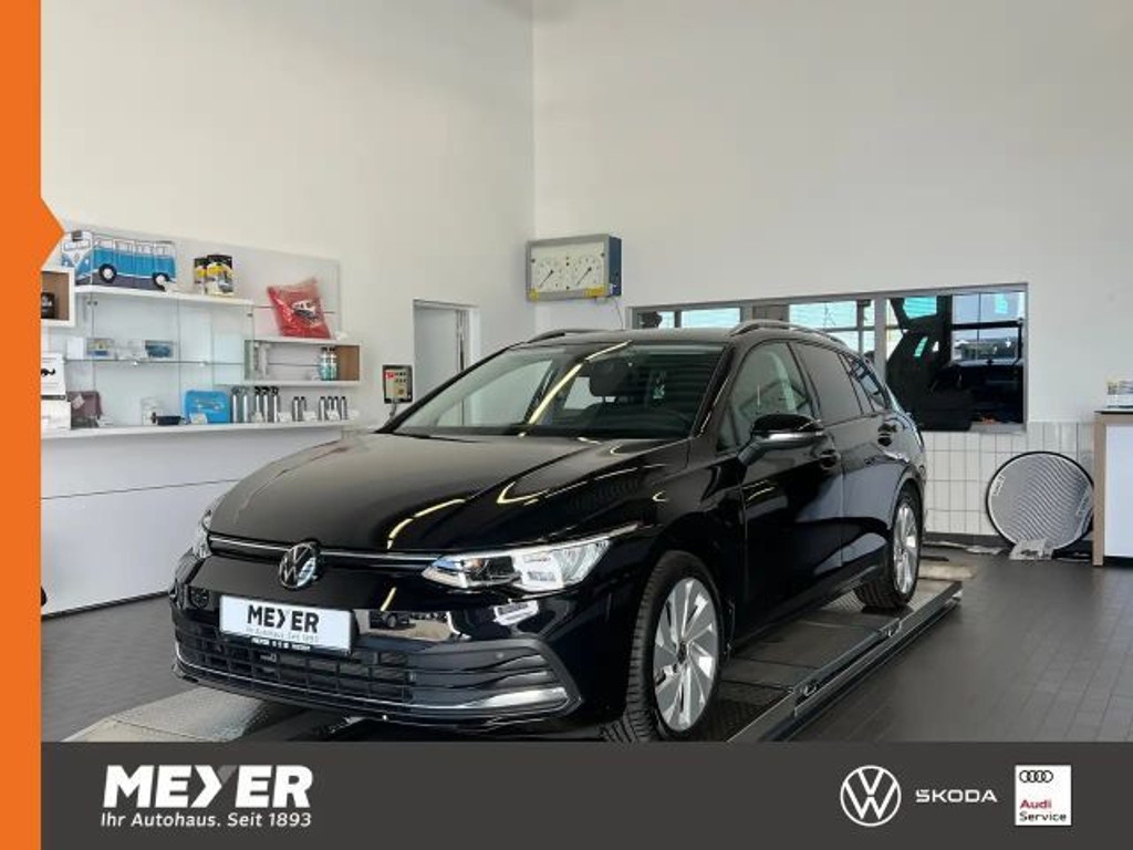 Volkswagen Golf 2023 Benzine