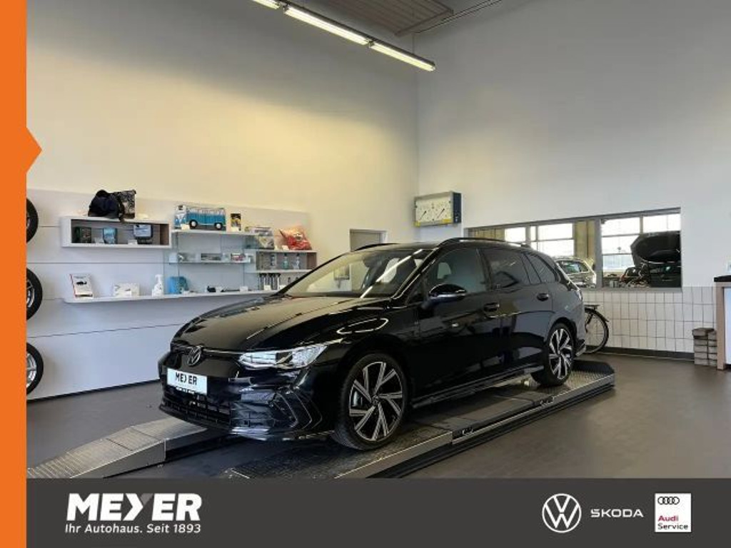 Volkswagen Golf 2023 Benzine