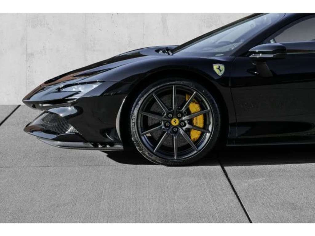 Ferrari SF90