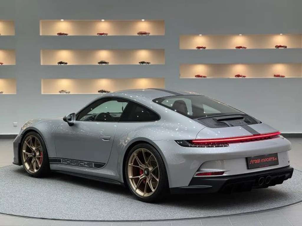 Porsche 992