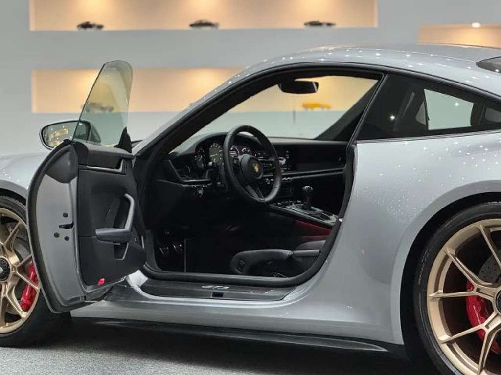 Porsche 992
