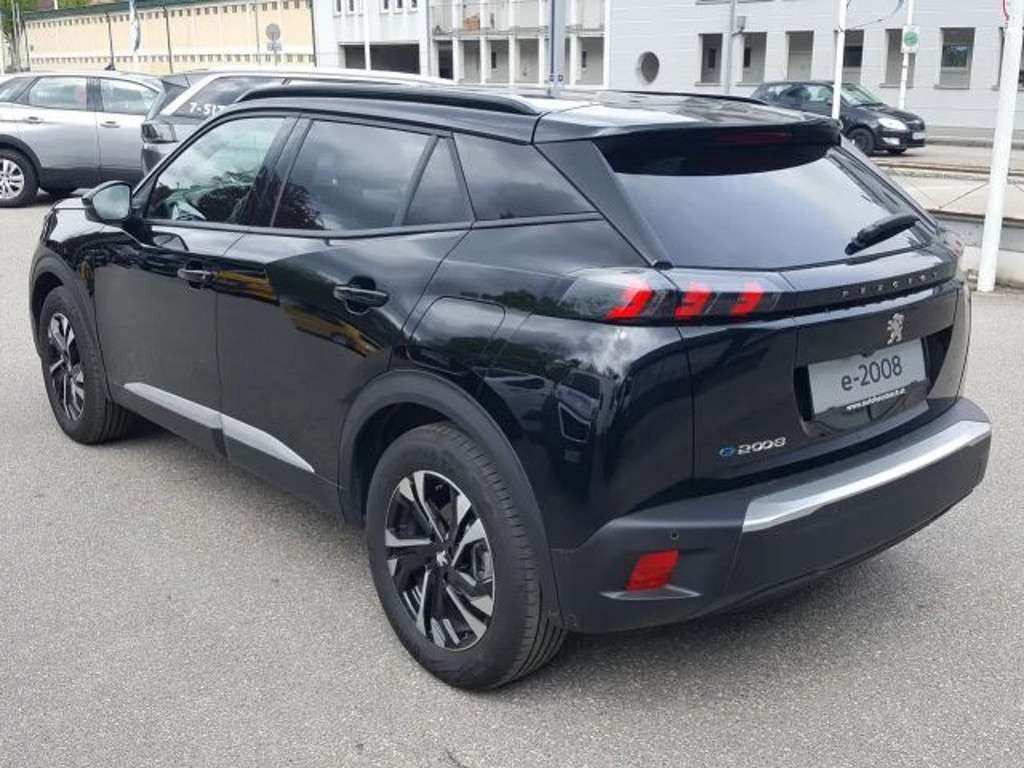 Peugeot e-2008
