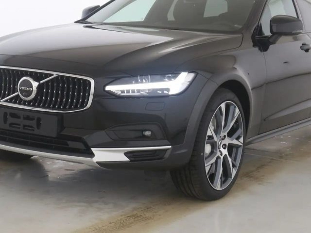 Volvo V90 Cross Country