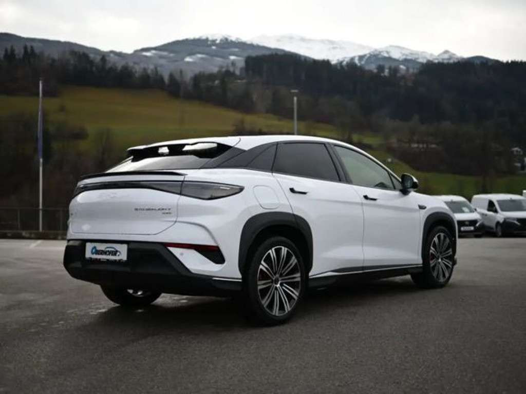 BYD Sealion 7