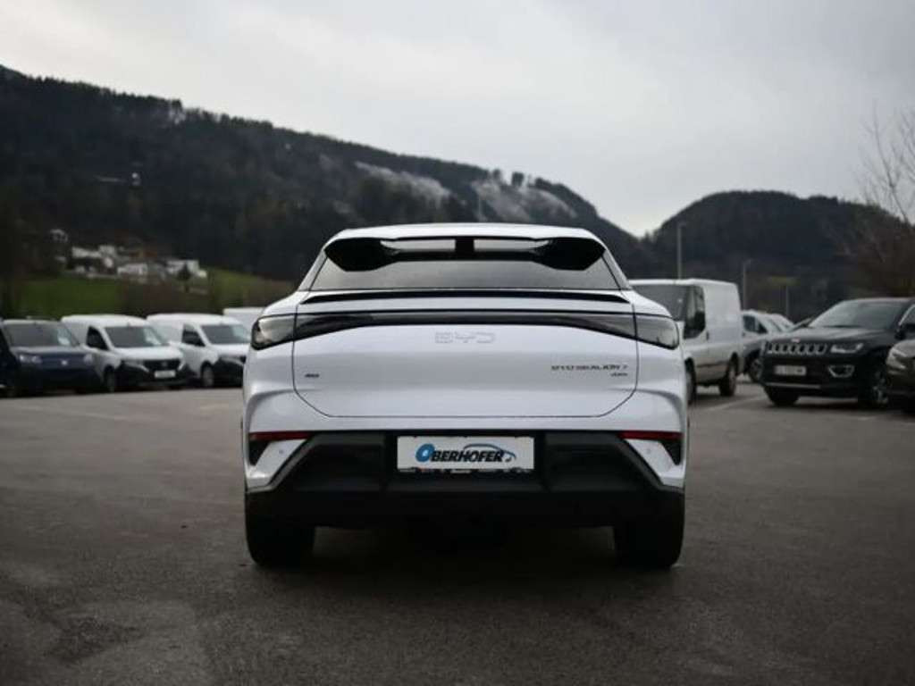 BYD Sealion 7