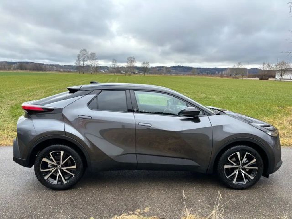 Toyota C-HR 2024 Hybride Benzine