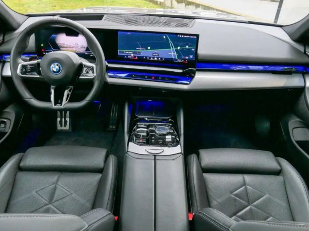 BMW i5