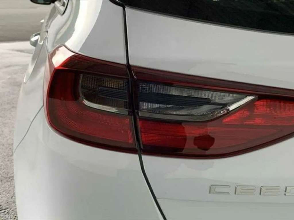 Kia Ceed 2025 Benzine