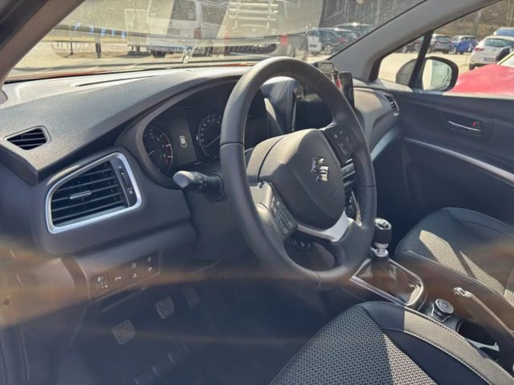Suzuki S-Cross