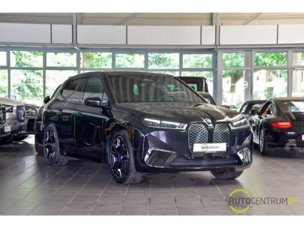 BMW iX