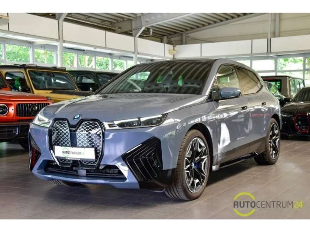 BMW iX