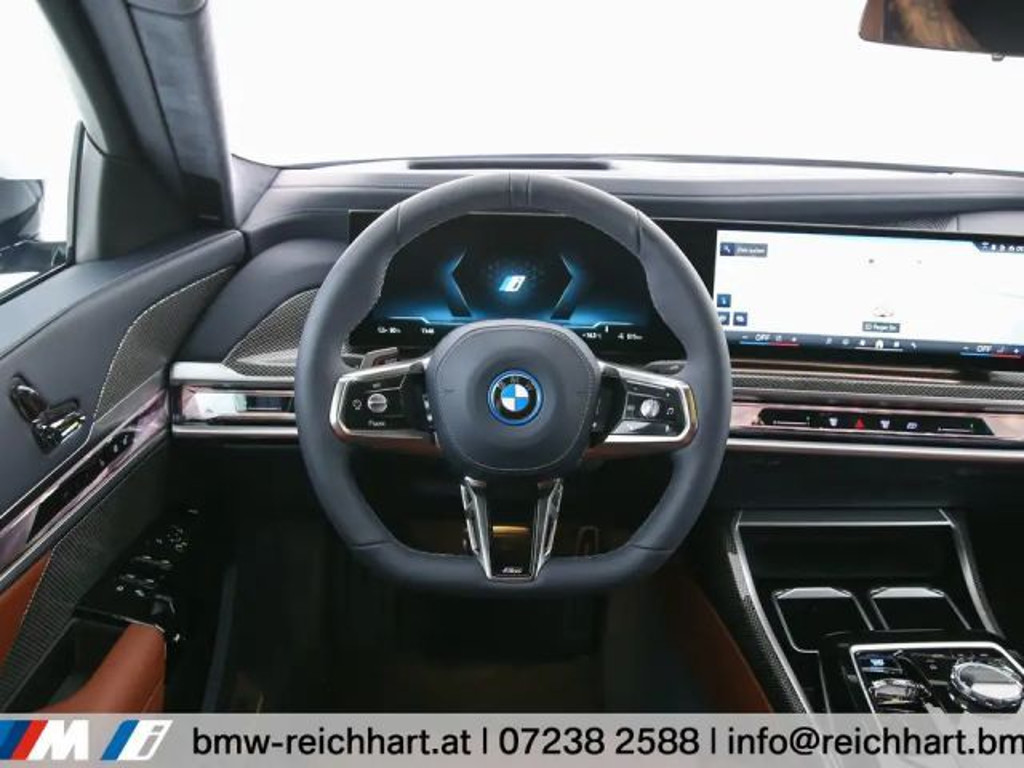 BMW i7