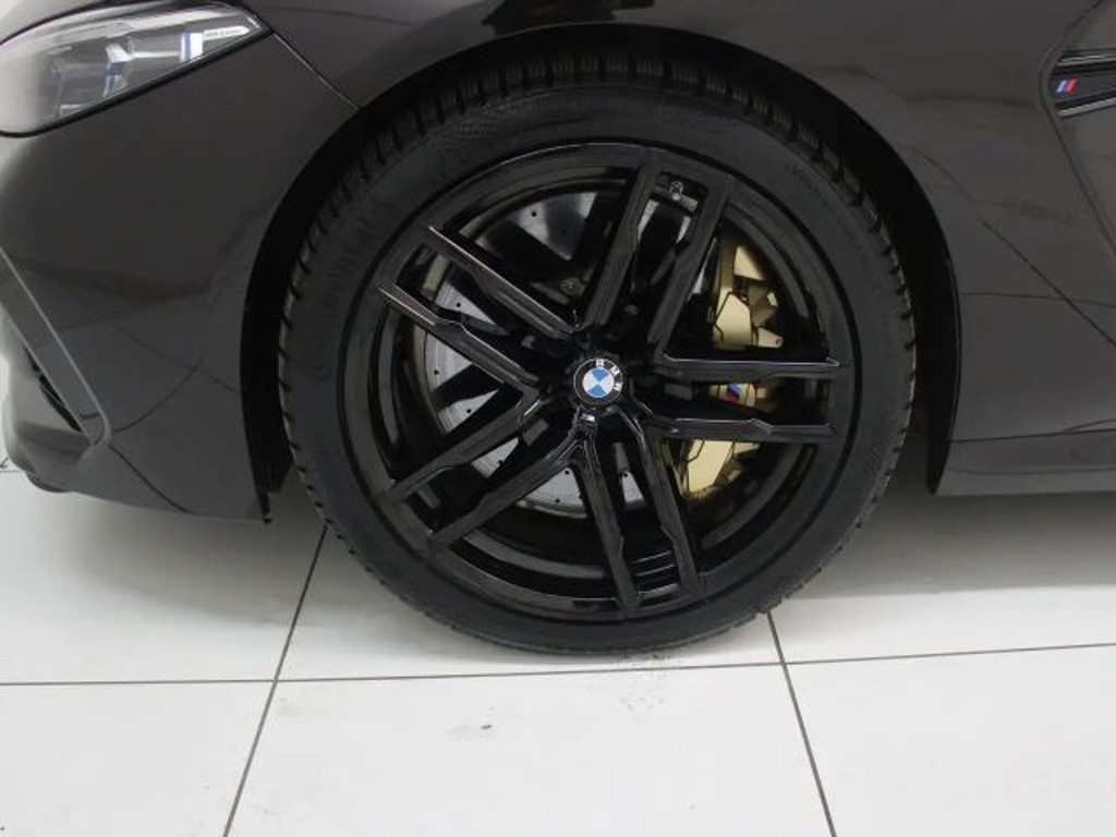 BMW M8