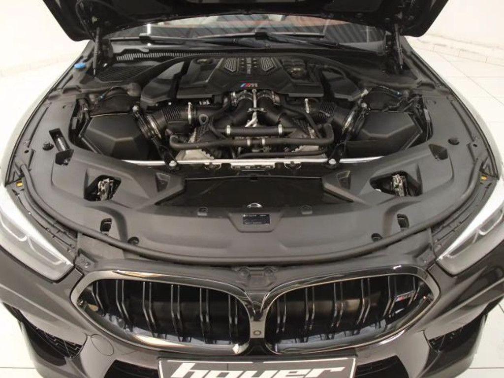 BMW M8