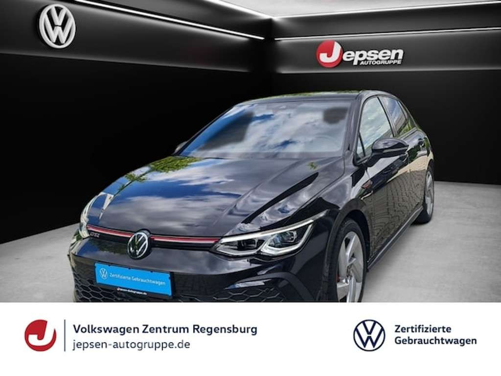 Volkswagen Golf 2023 Benzine