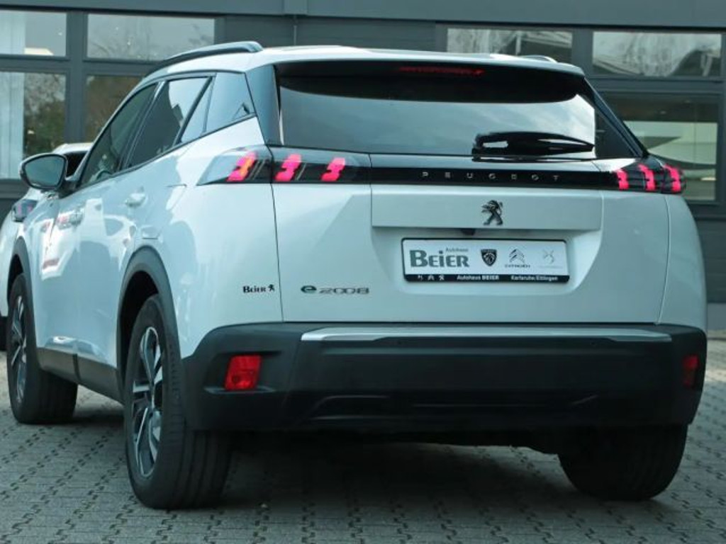 Peugeot e-2008