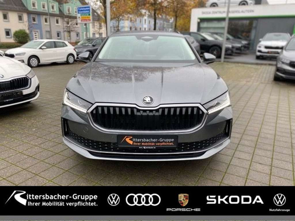 Skoda Superb 2025 Hybride Benzine