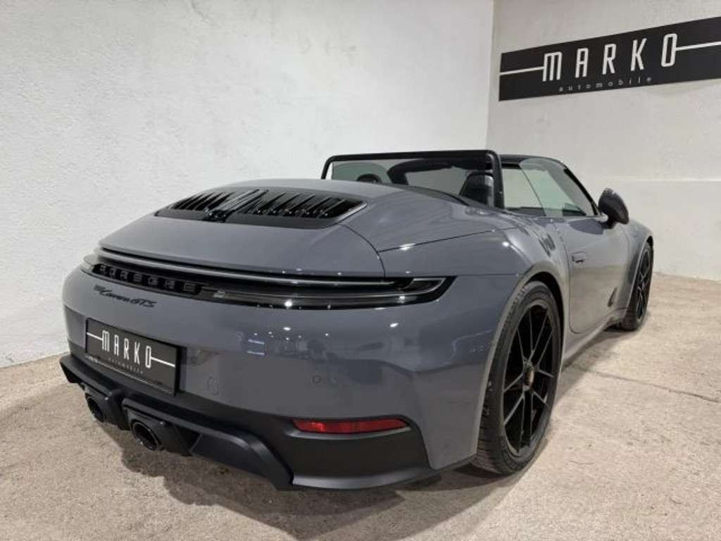 Porsche 992