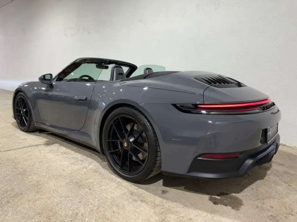 Porsche 992