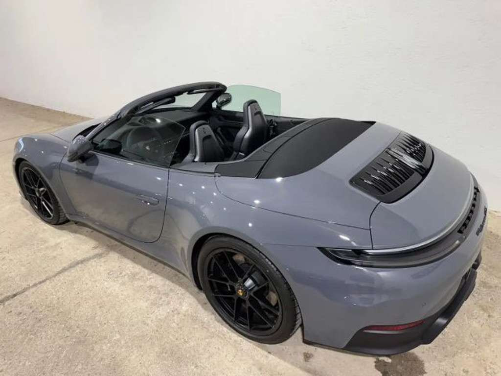 Porsche 992